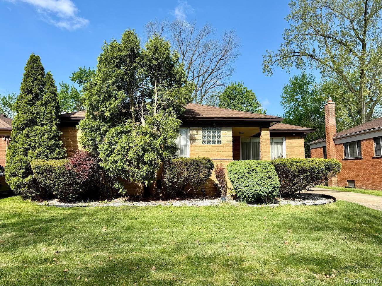 21911 KENOSHA Street