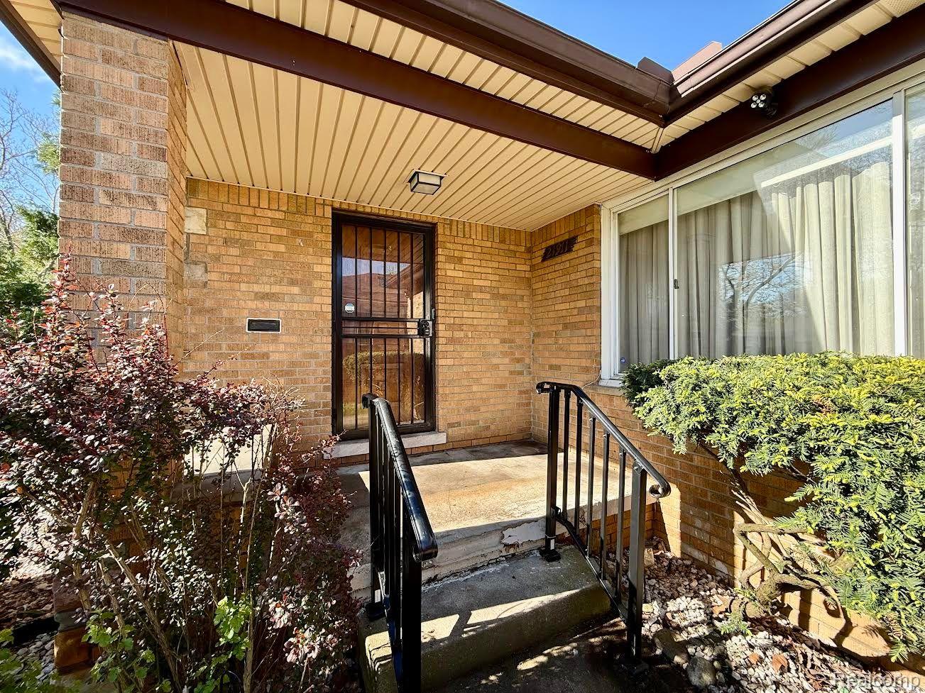 21911 KENOSHA Street