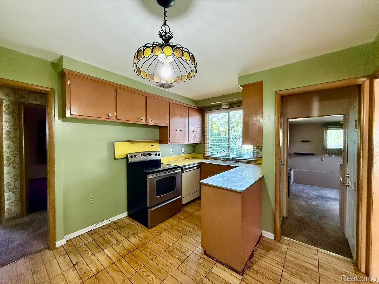 21911 KENOSHA Street