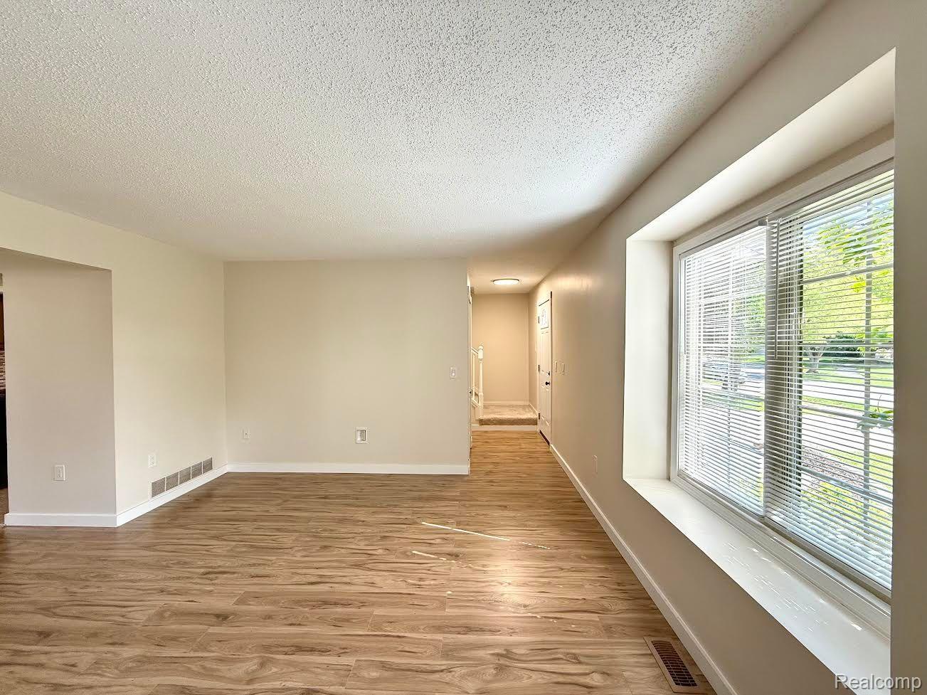 6505 POCAHONTAS Street