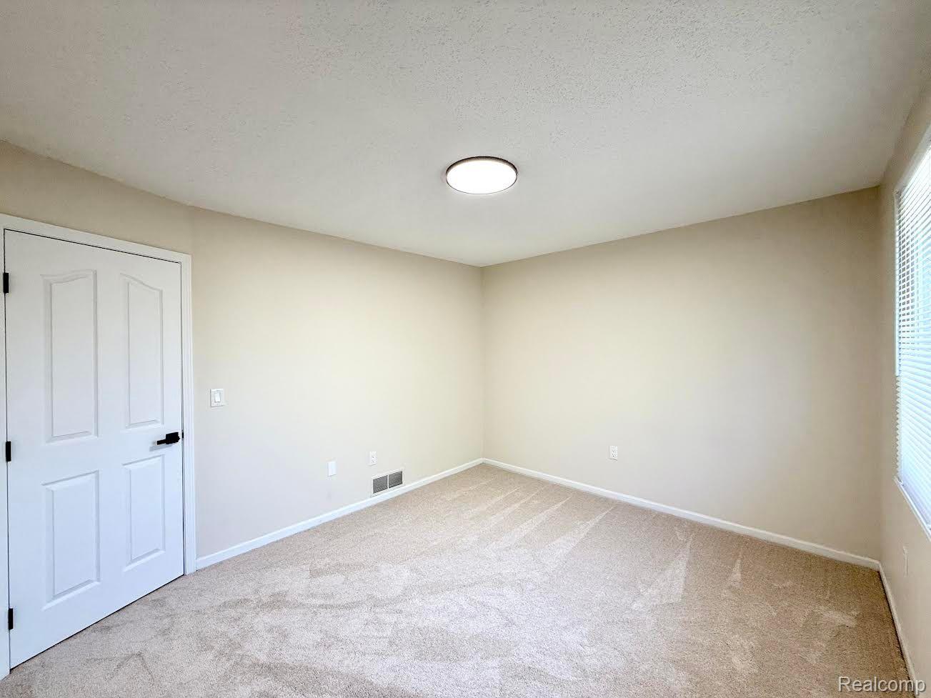 6505 POCAHONTAS Street