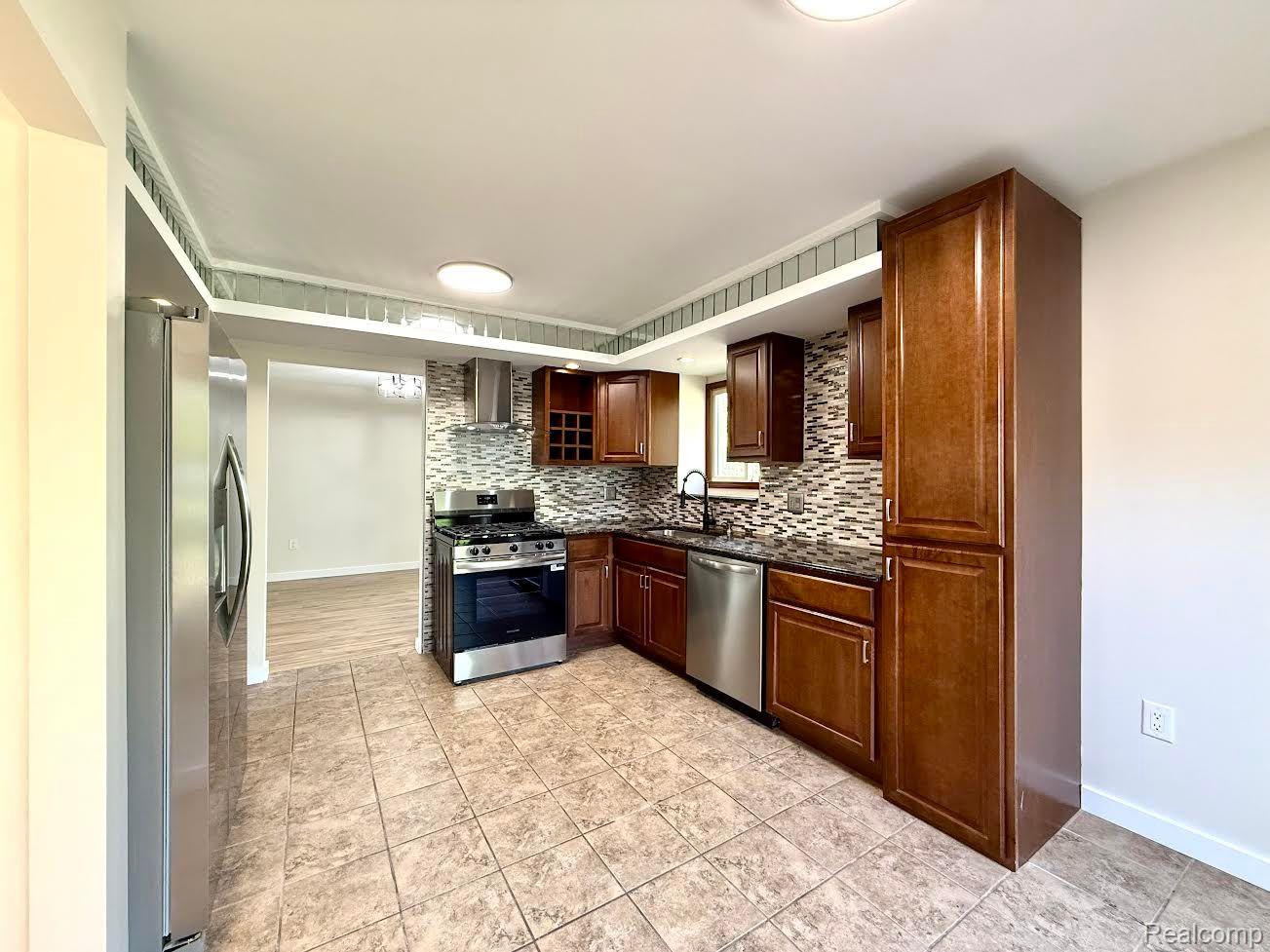 6505 POCAHONTAS Street