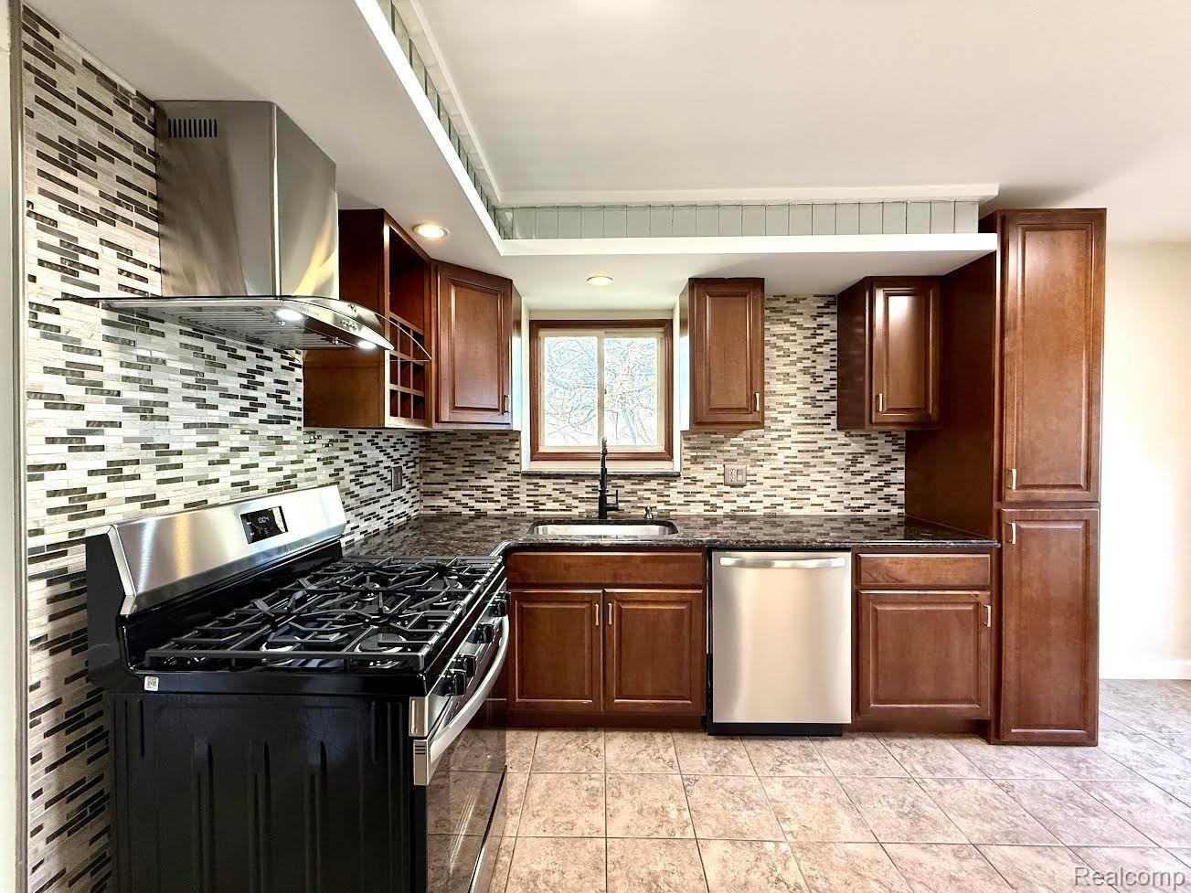 6505 POCAHONTAS Street