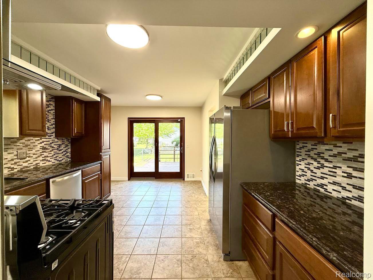 6505 POCAHONTAS Street