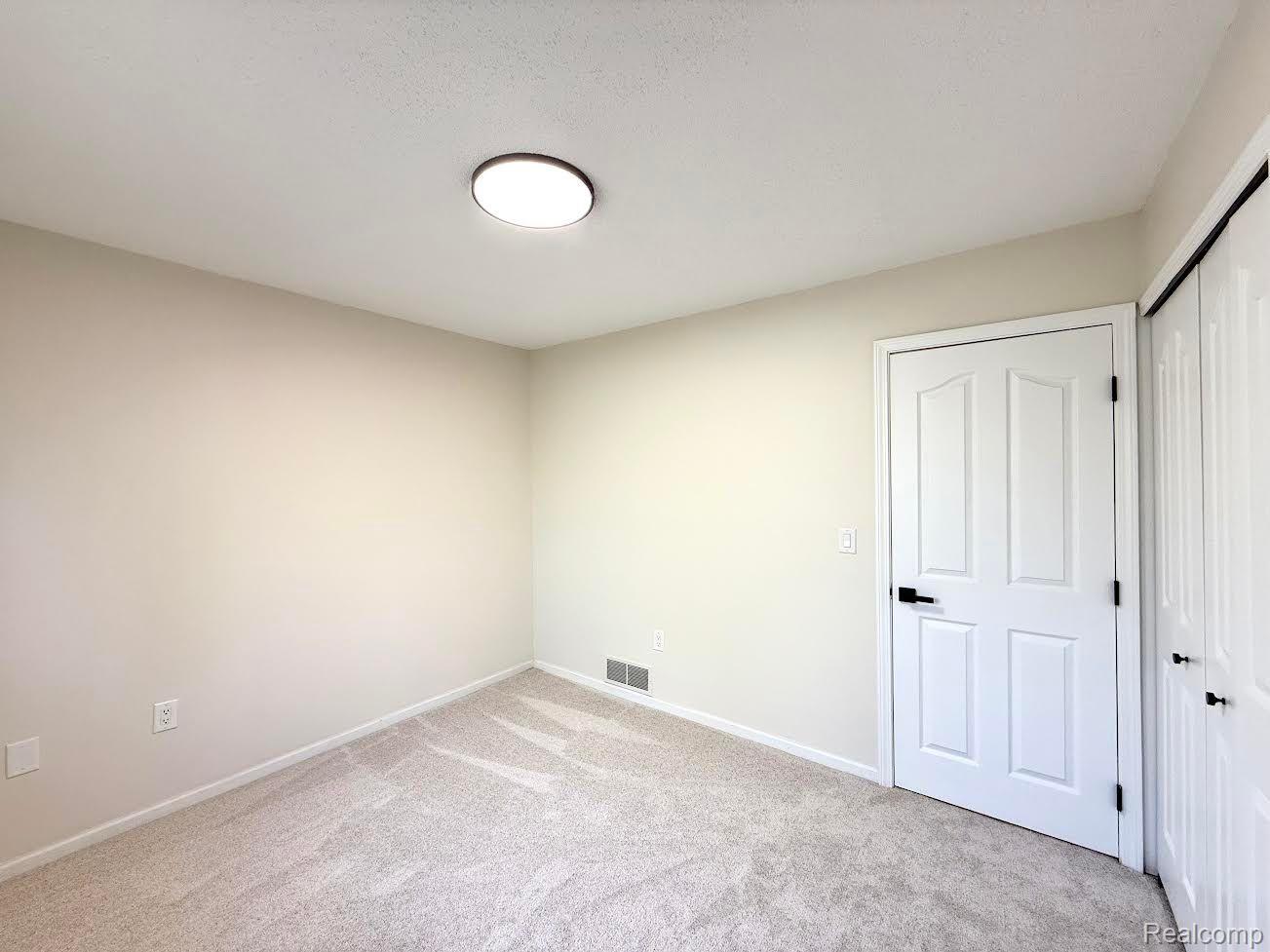 6505 POCAHONTAS Street