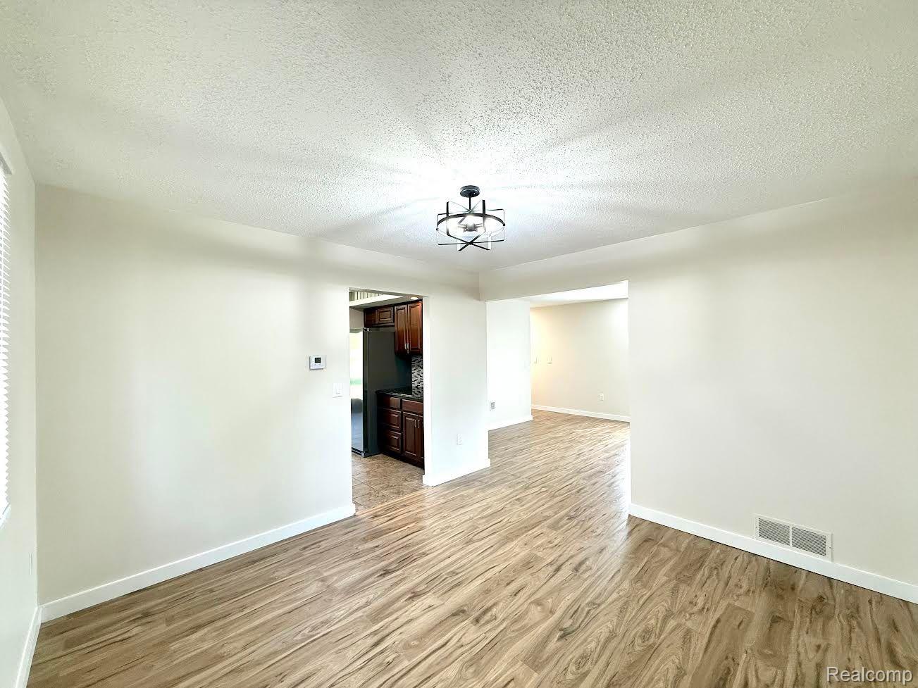 6505 POCAHONTAS Street