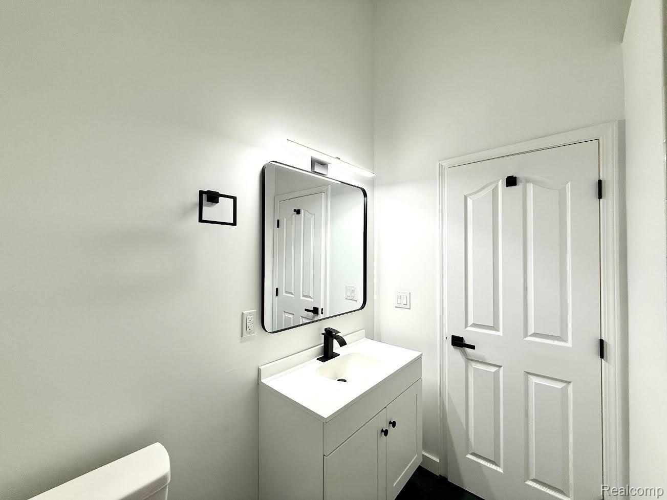 6505 POCAHONTAS Street