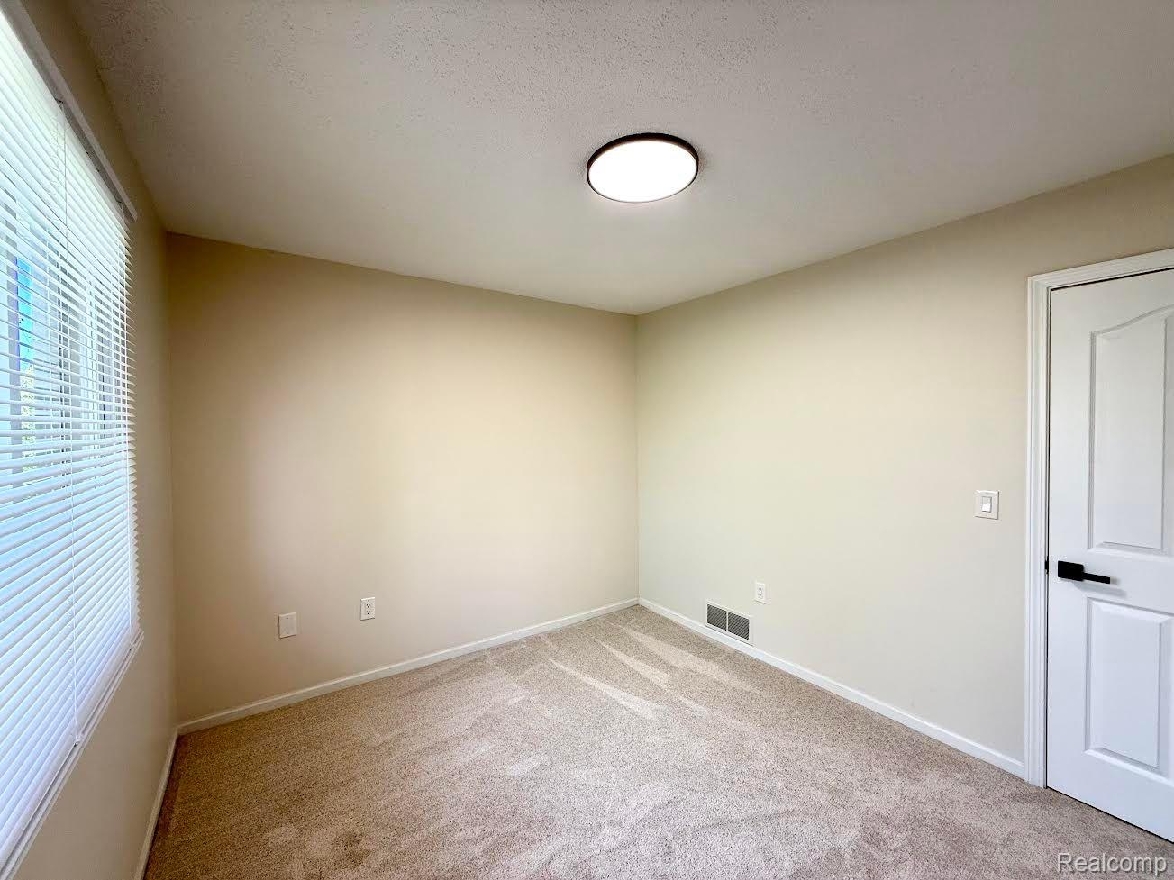 6505 POCAHONTAS Street