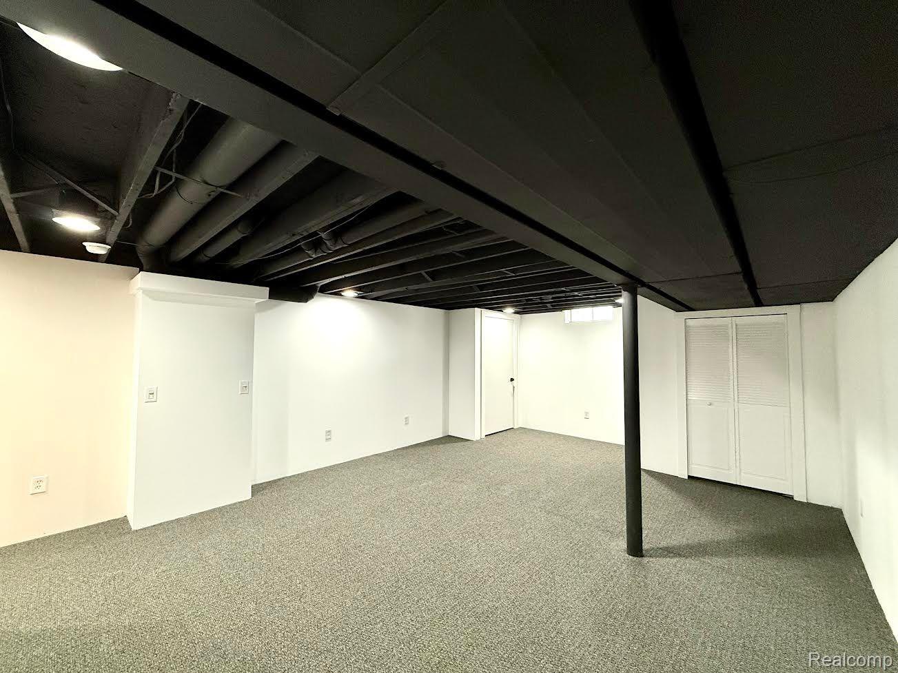 6505 POCAHONTAS Street