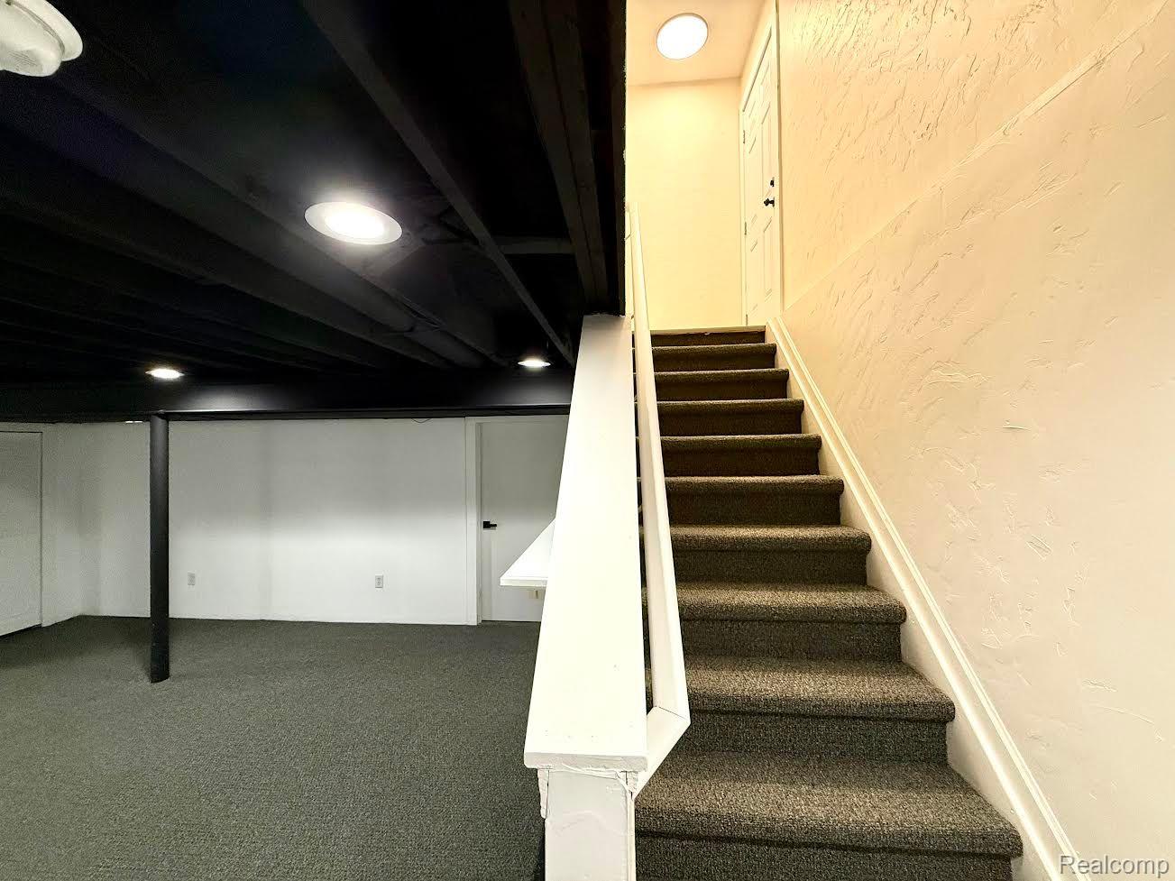 6505 POCAHONTAS Street