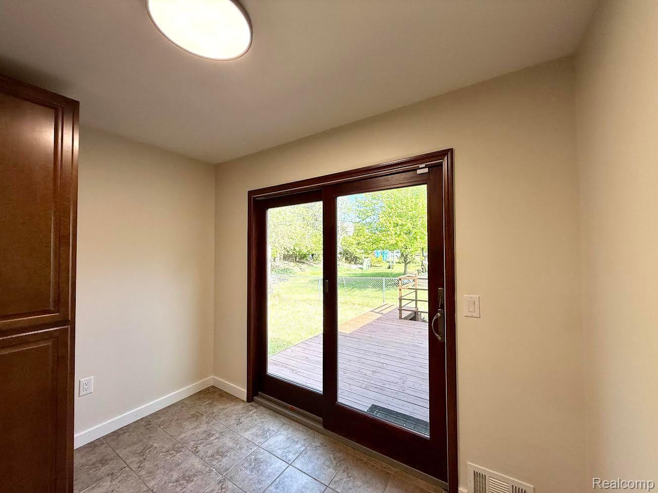 6505 POCAHONTAS Street