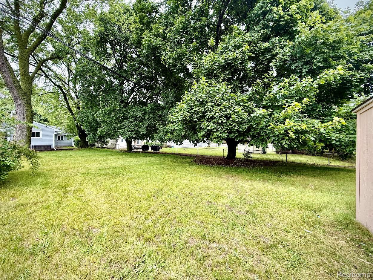 2526 Genes Drive