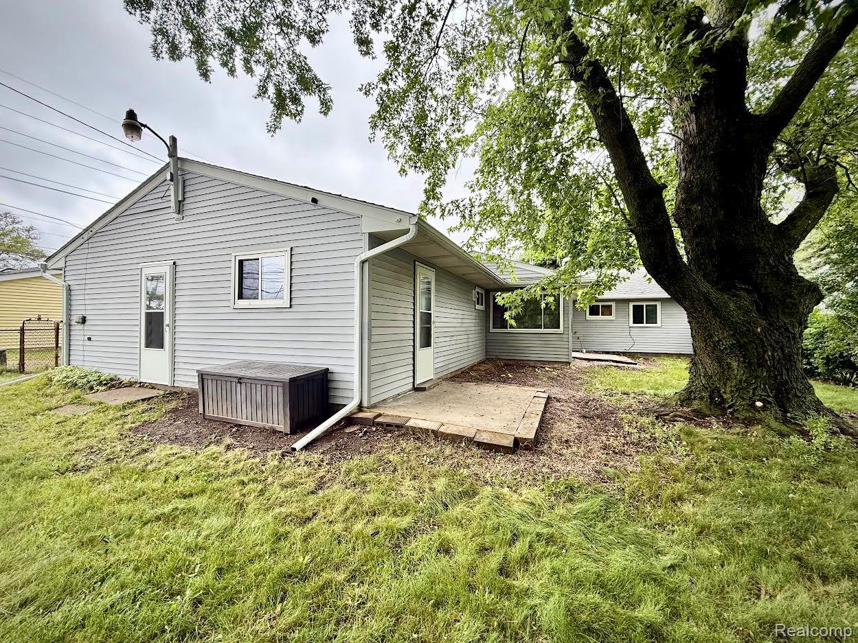 2526 Genes Drive