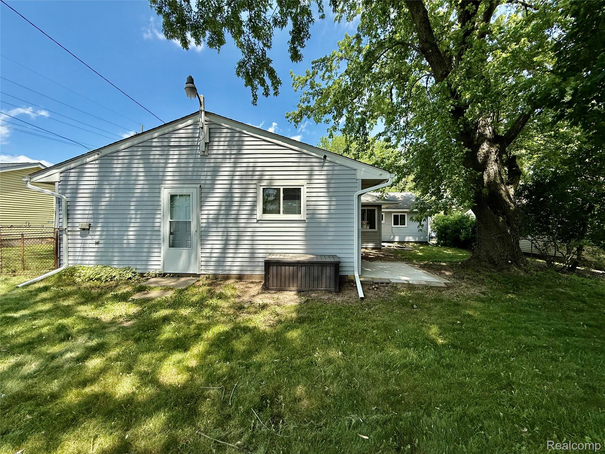 2526 Genes Drive