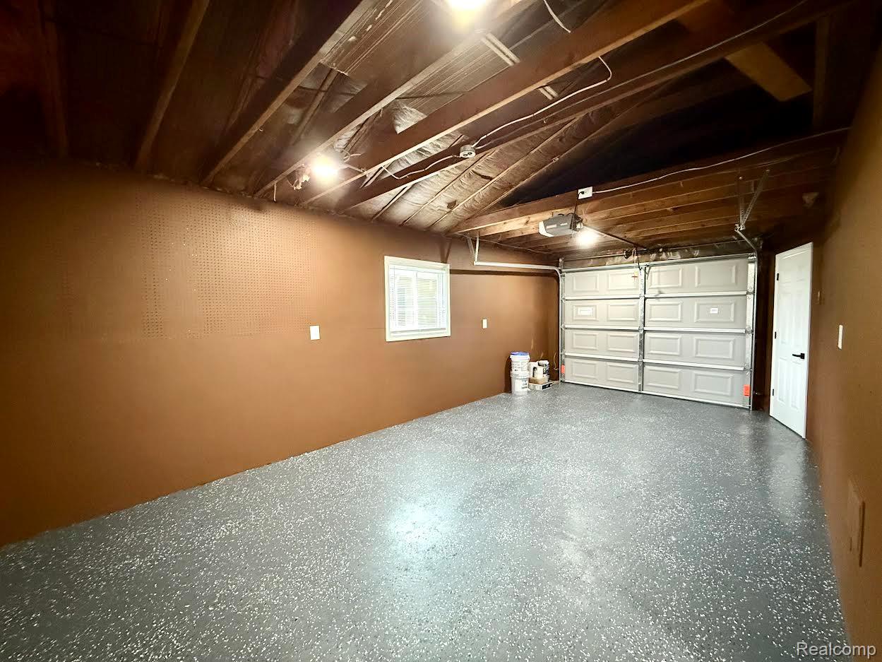 2526 Genes Drive