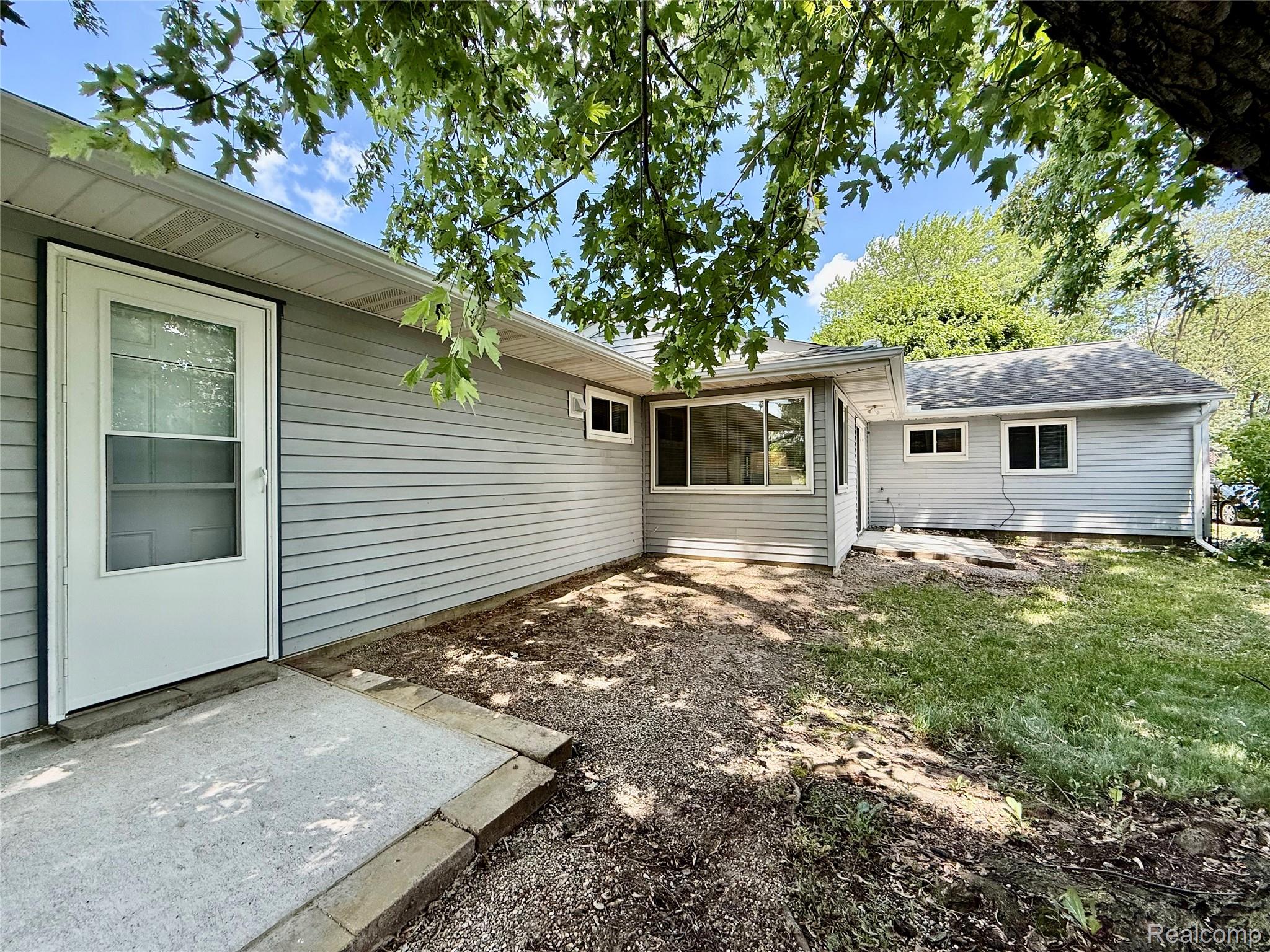 2526 Genes Drive