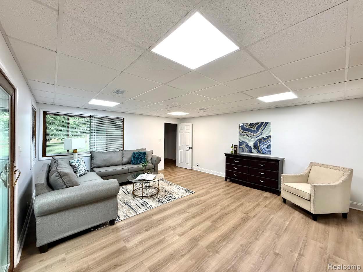 2526 Genes Drive