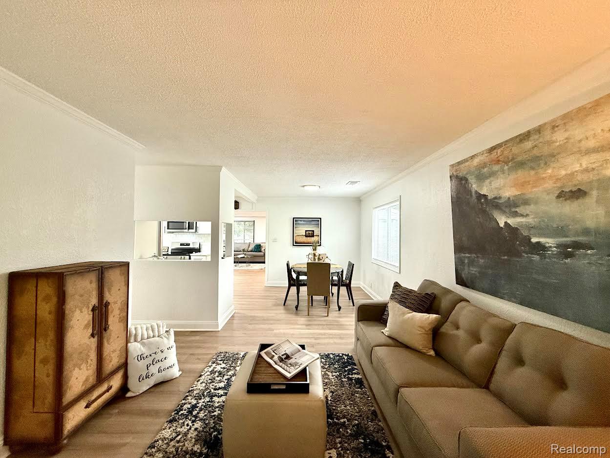 2526 Genes Drive