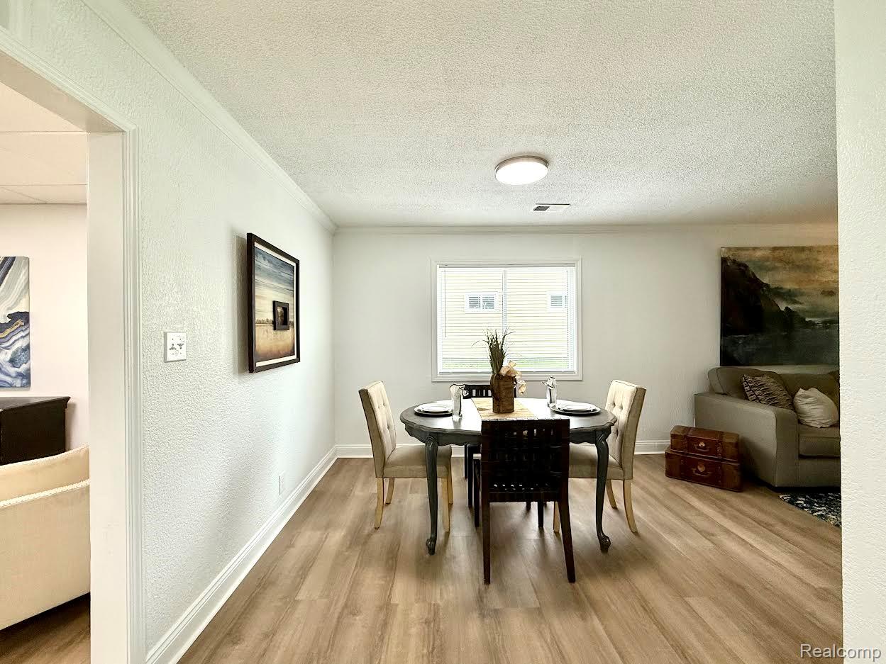 2526 Genes Drive