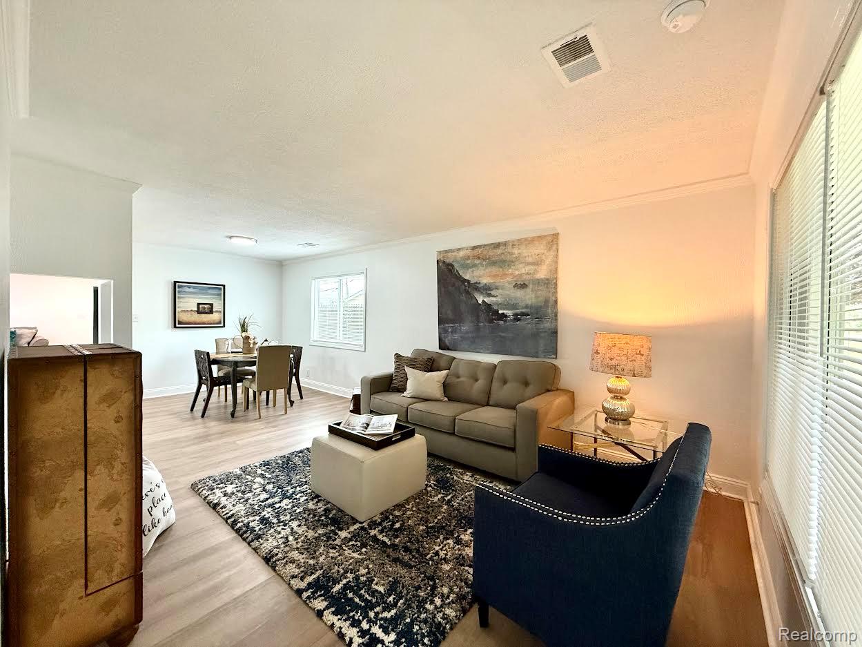 2526 Genes Drive