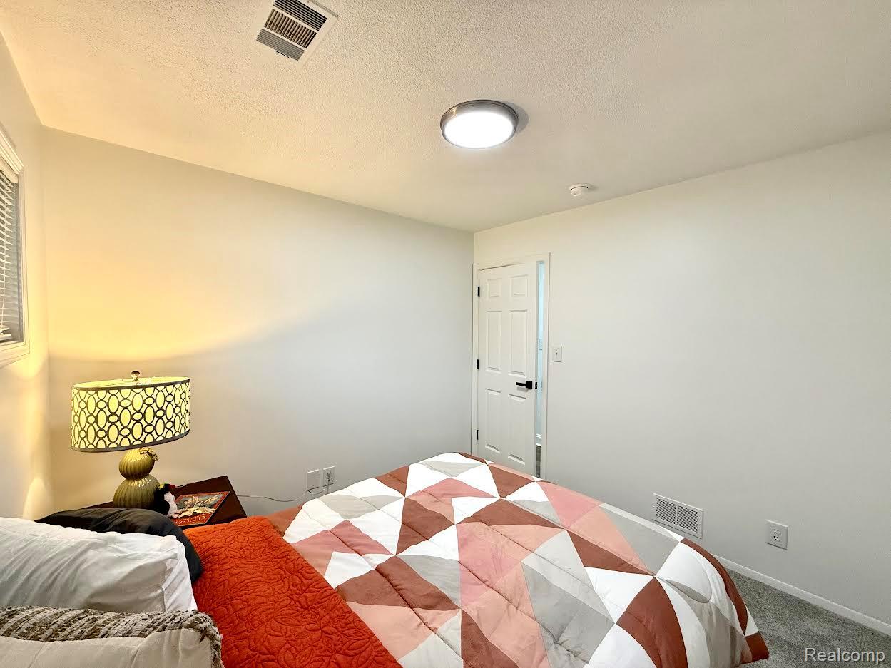 2526 Genes Drive