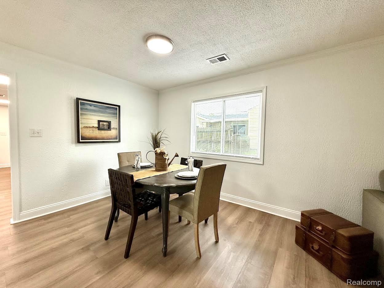 2526 Genes Drive