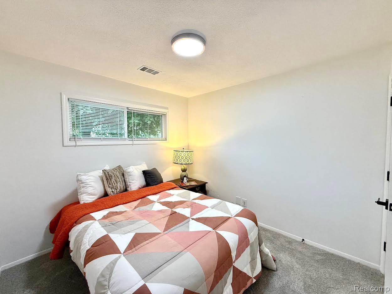 2526 Genes Drive