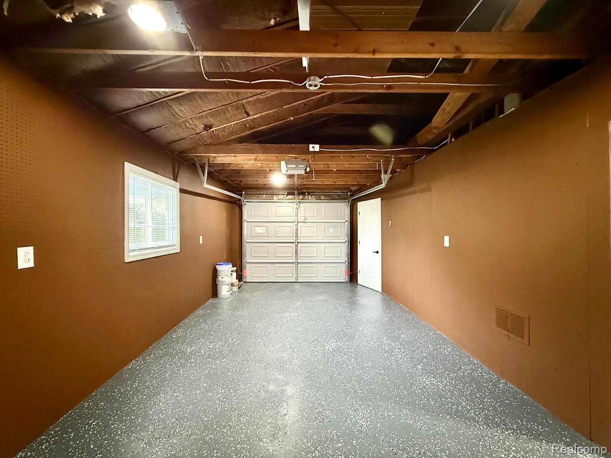 2526 Genes Drive