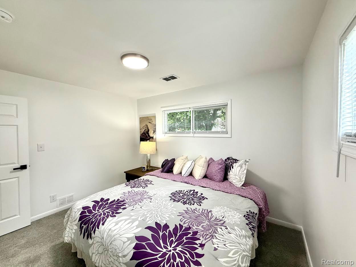 2526 Genes Drive