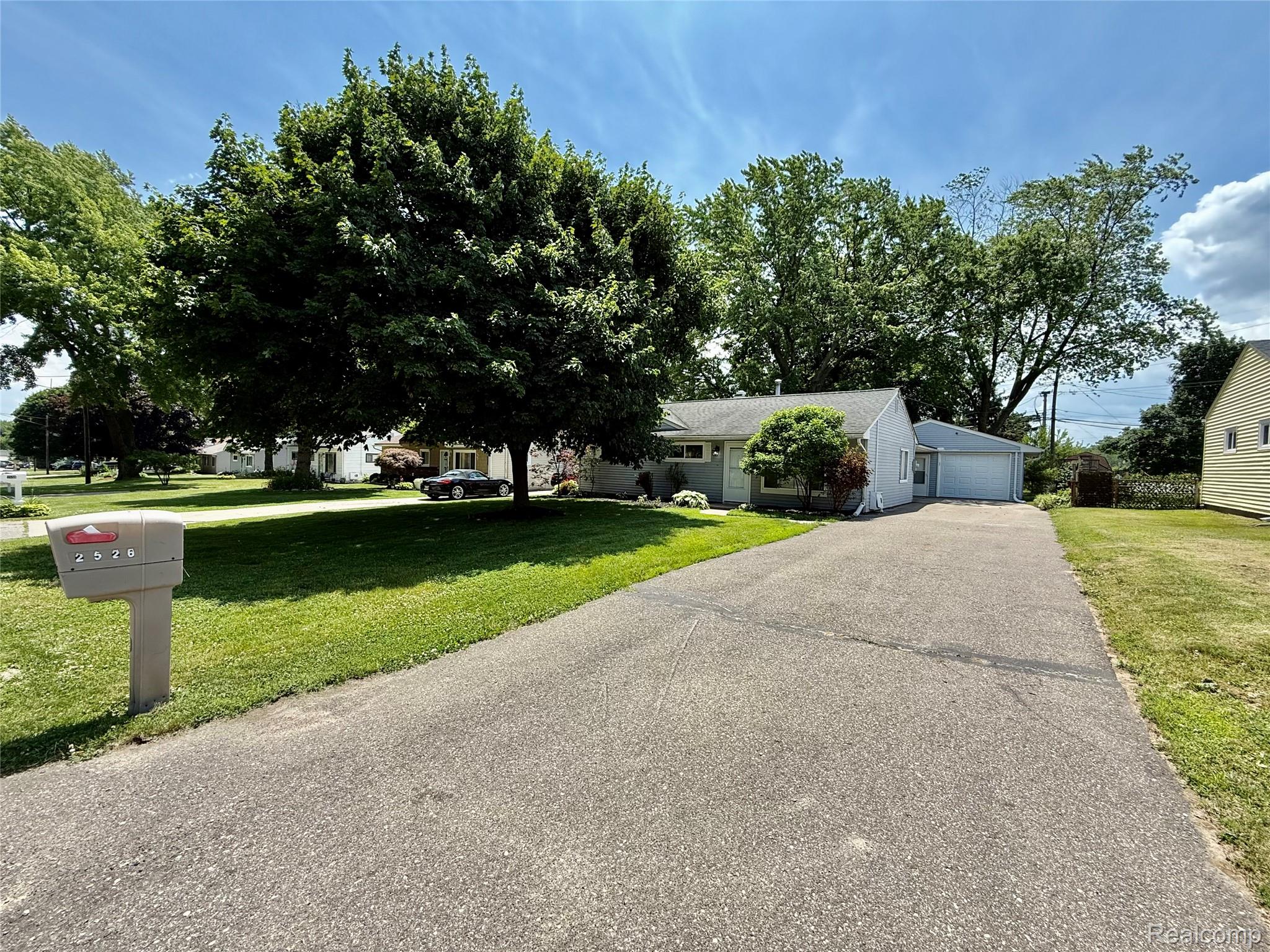 2526 Genes Drive