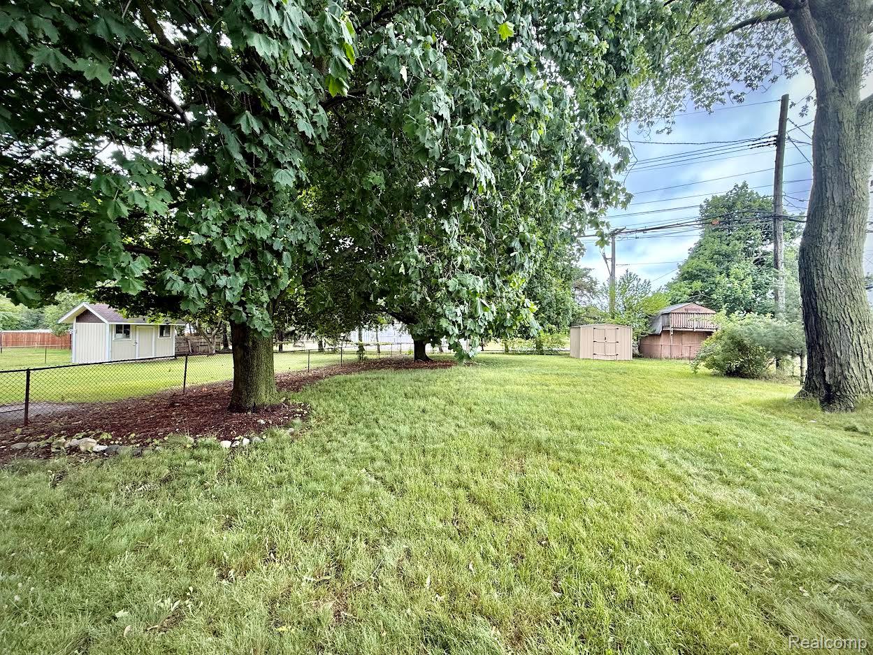 2526 Genes Drive