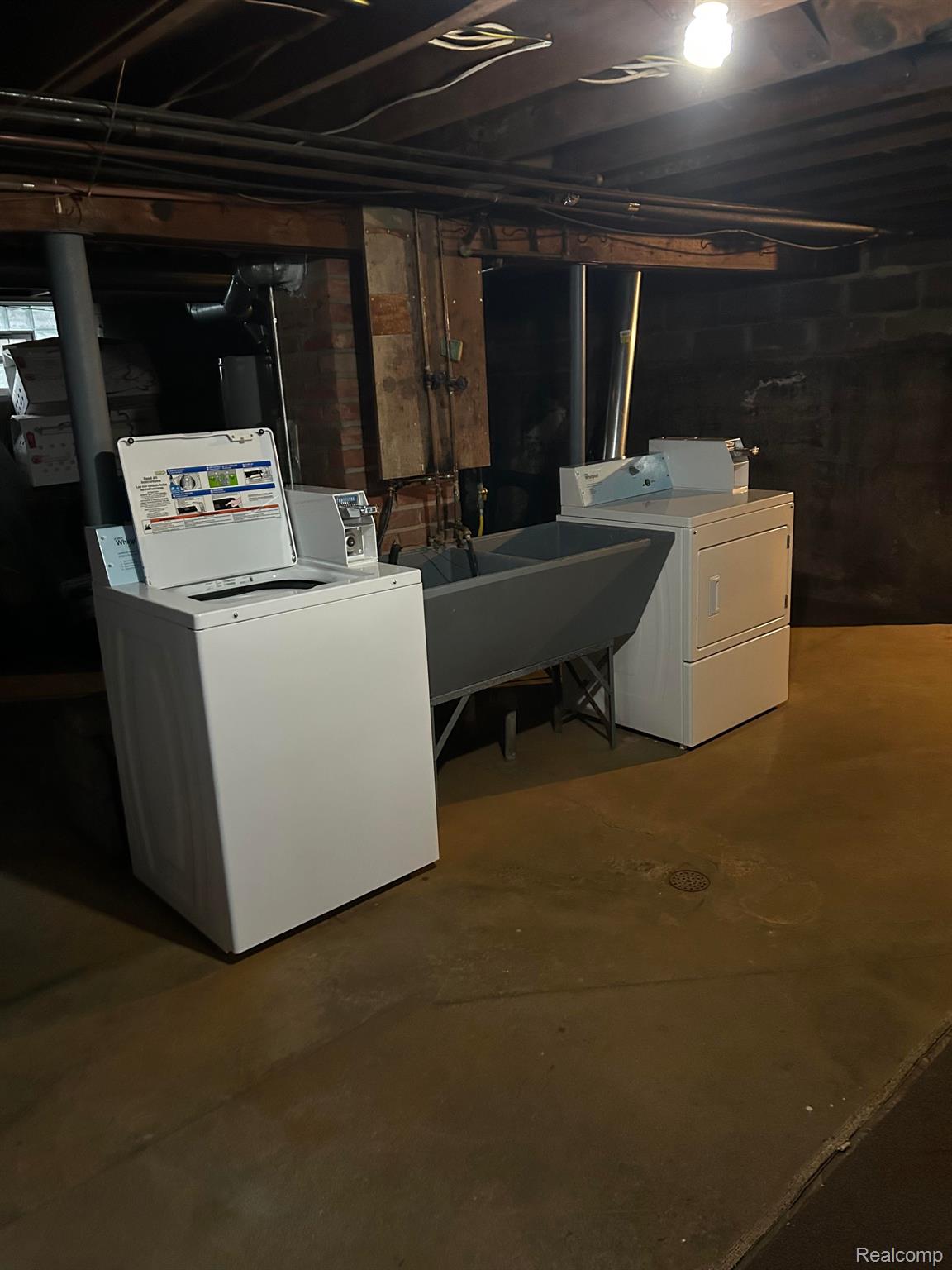 27135 DARTMOUTH Street 4