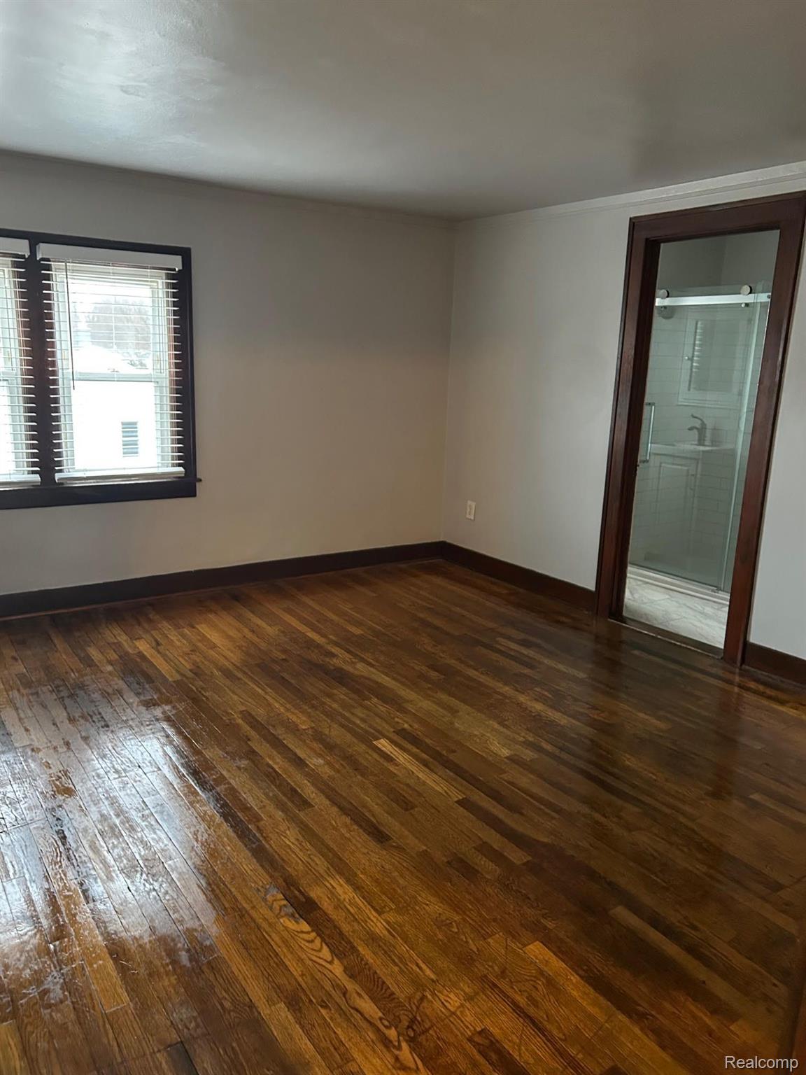 27135 DARTMOUTH Street 4