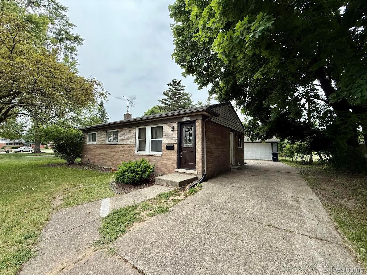 11859 Fairview Drive