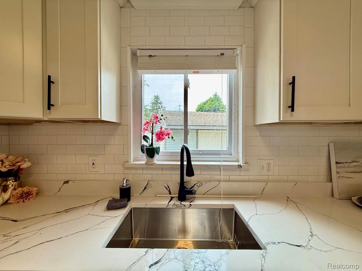 11859 Fairview Drive