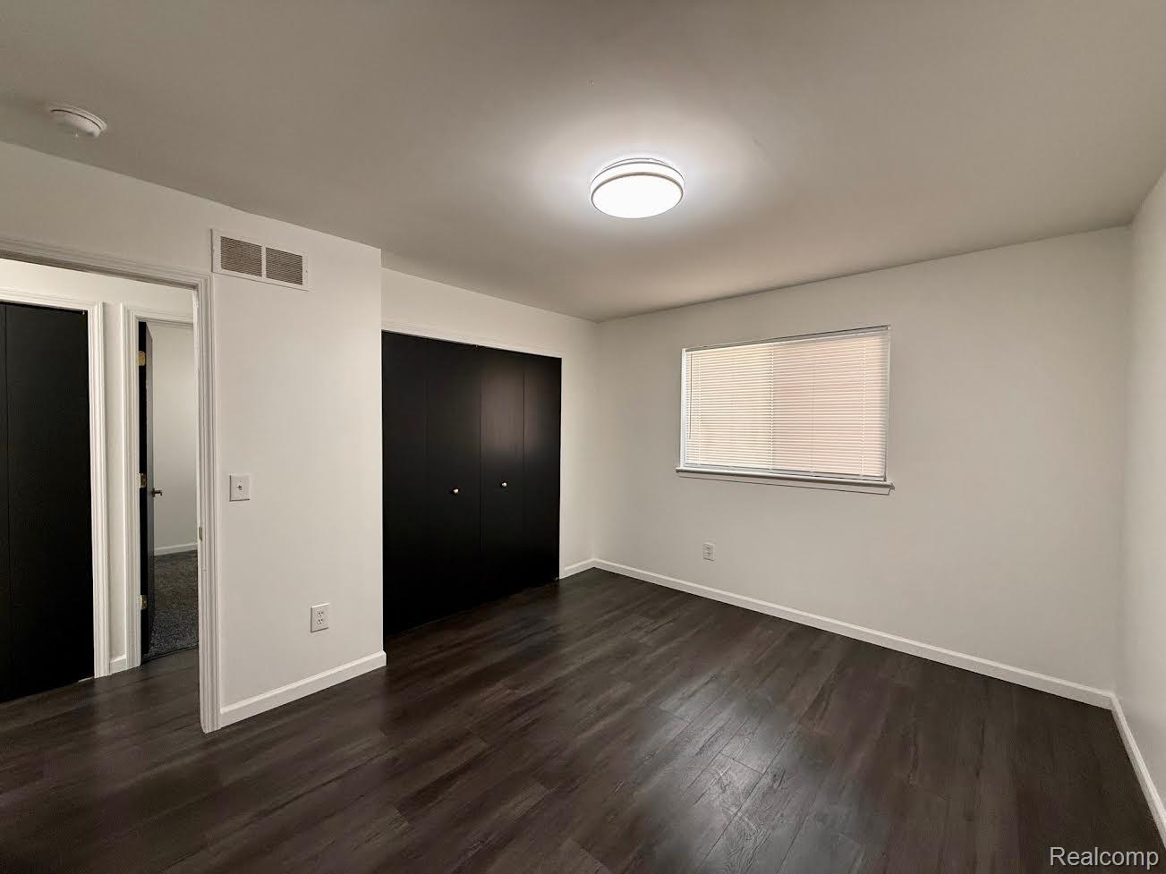 138 W Robert Avenue