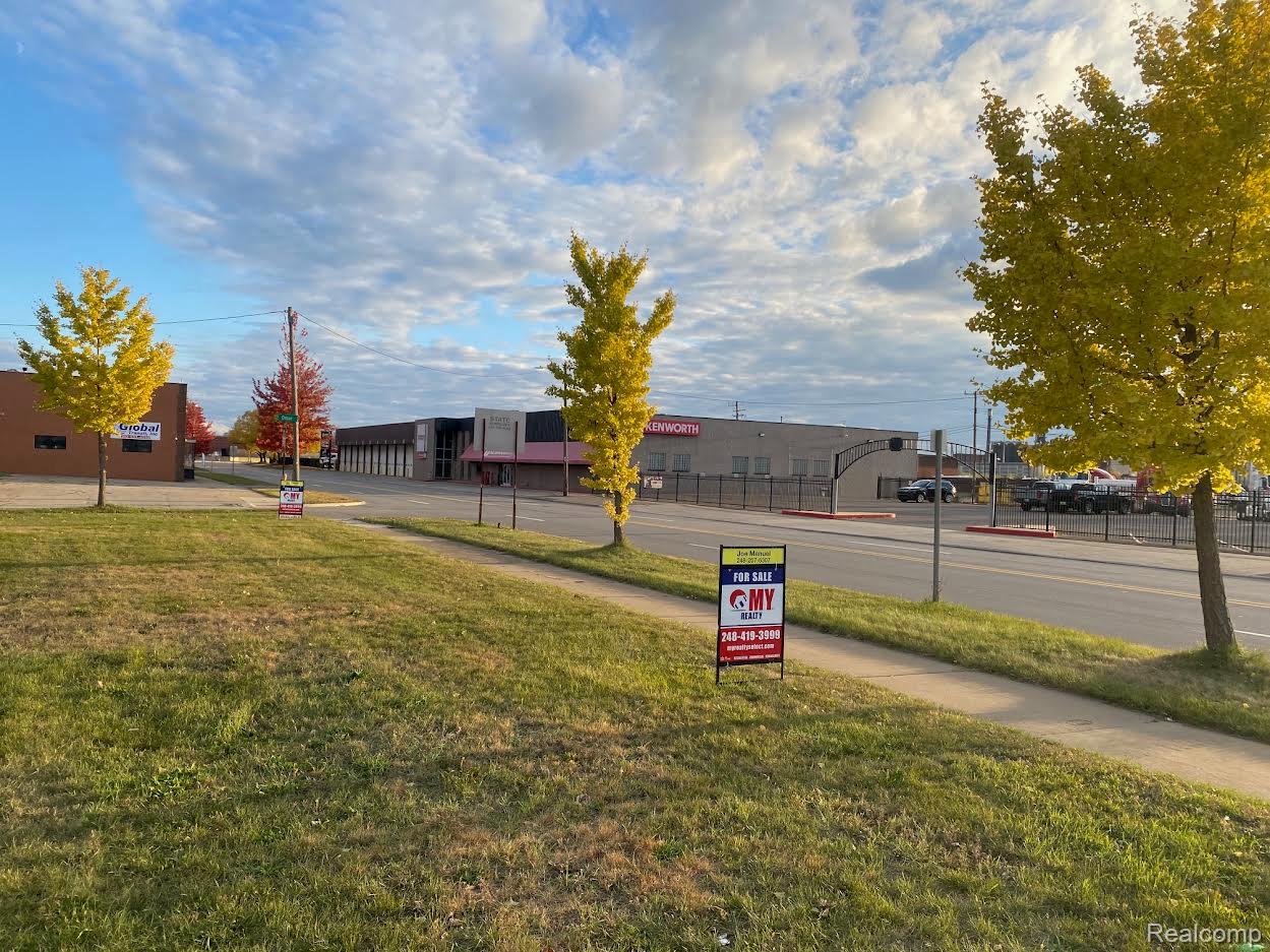 2460 Liverpool Street Wyoming Avenue