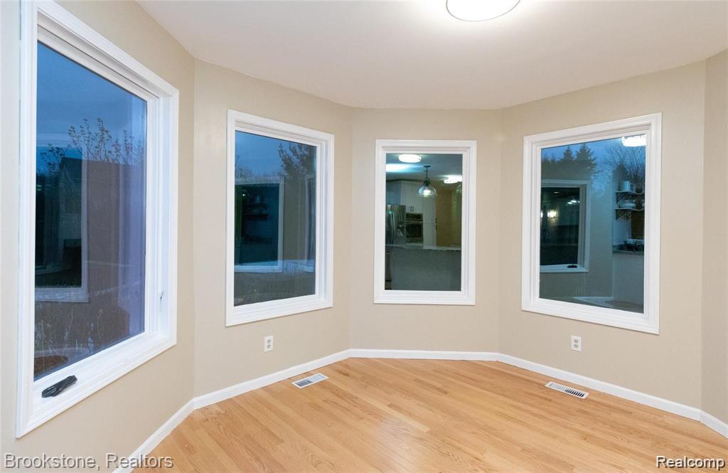 15002 Knightsbridge Drive