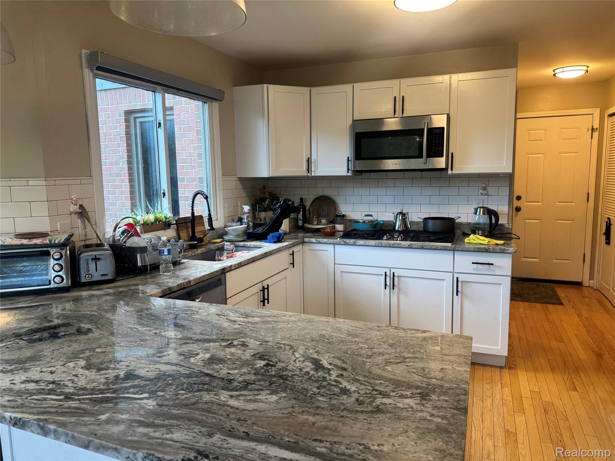 15002 Knightsbridge Drive