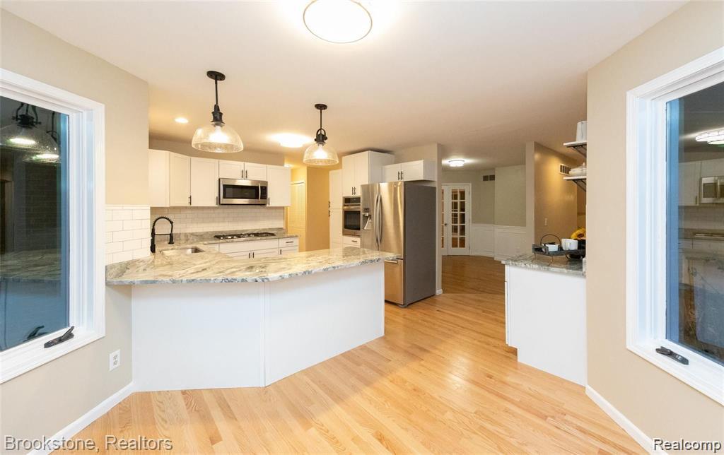 15002 Knightsbridge Drive