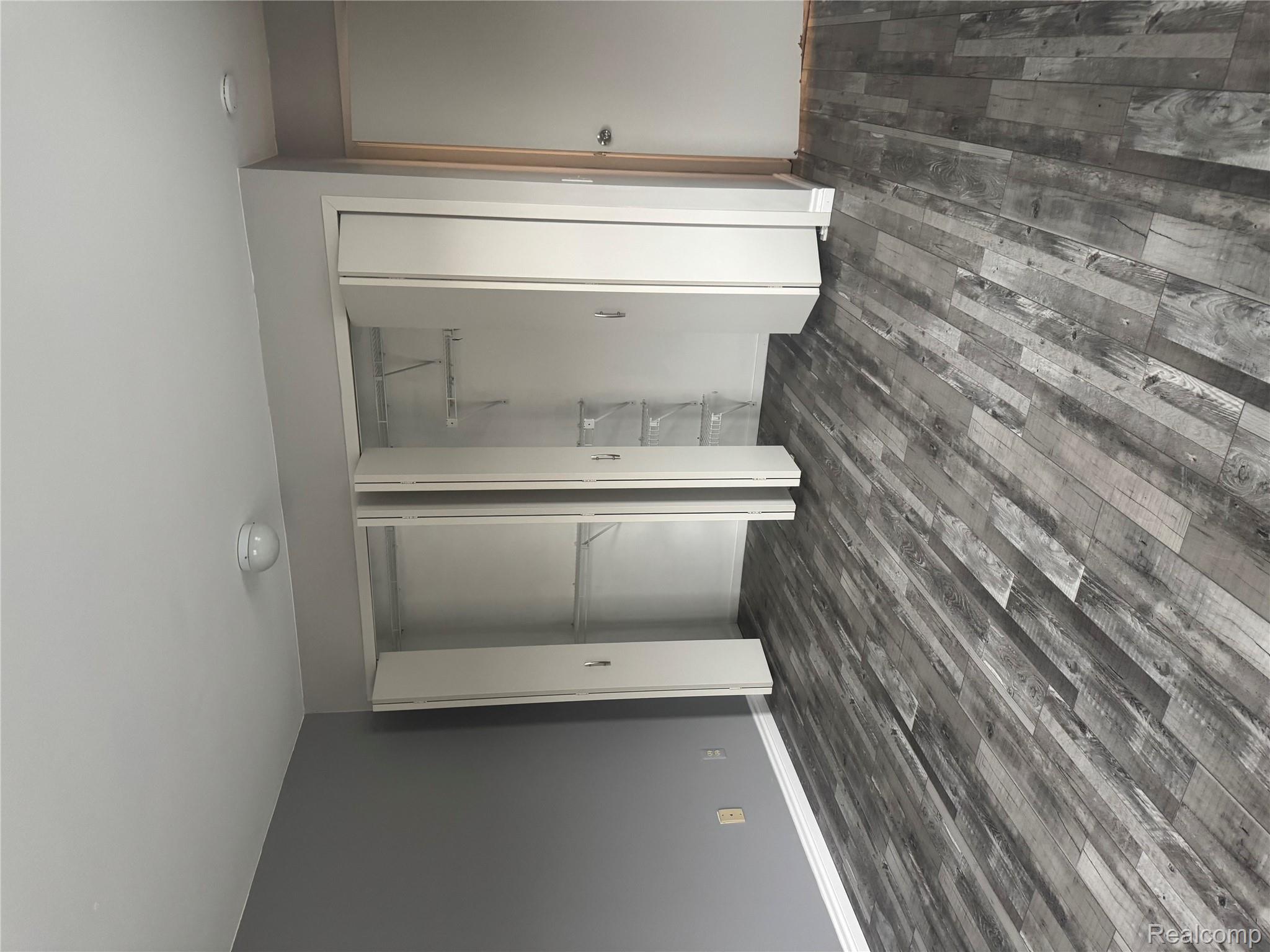 6619 Ridgefield Circle 205