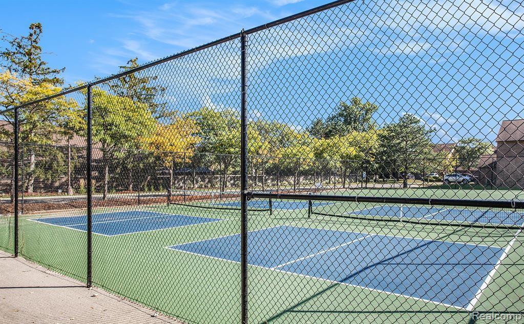 6619 Ridgefield Circle 205