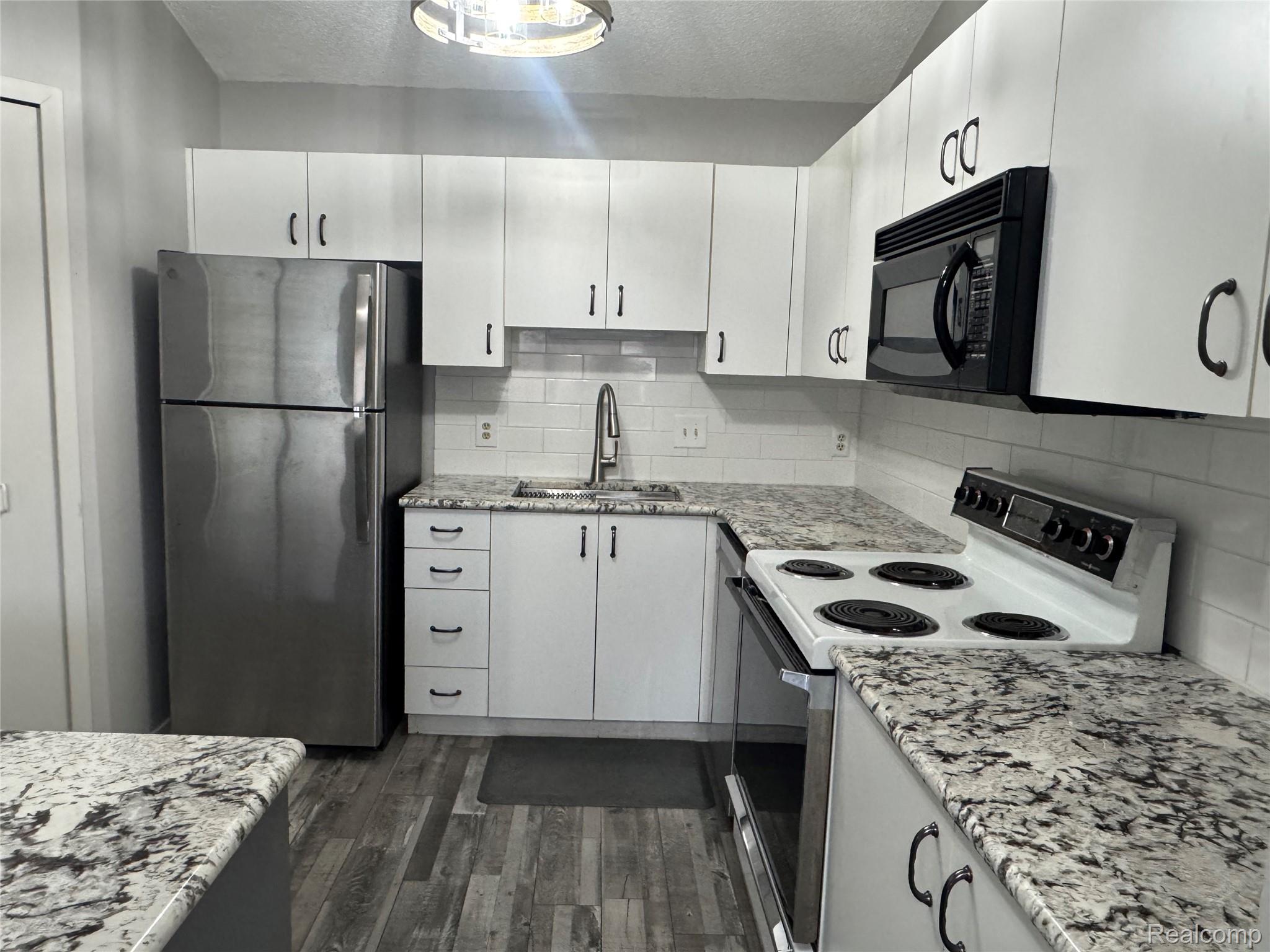 6619 Ridgefield Circle 205