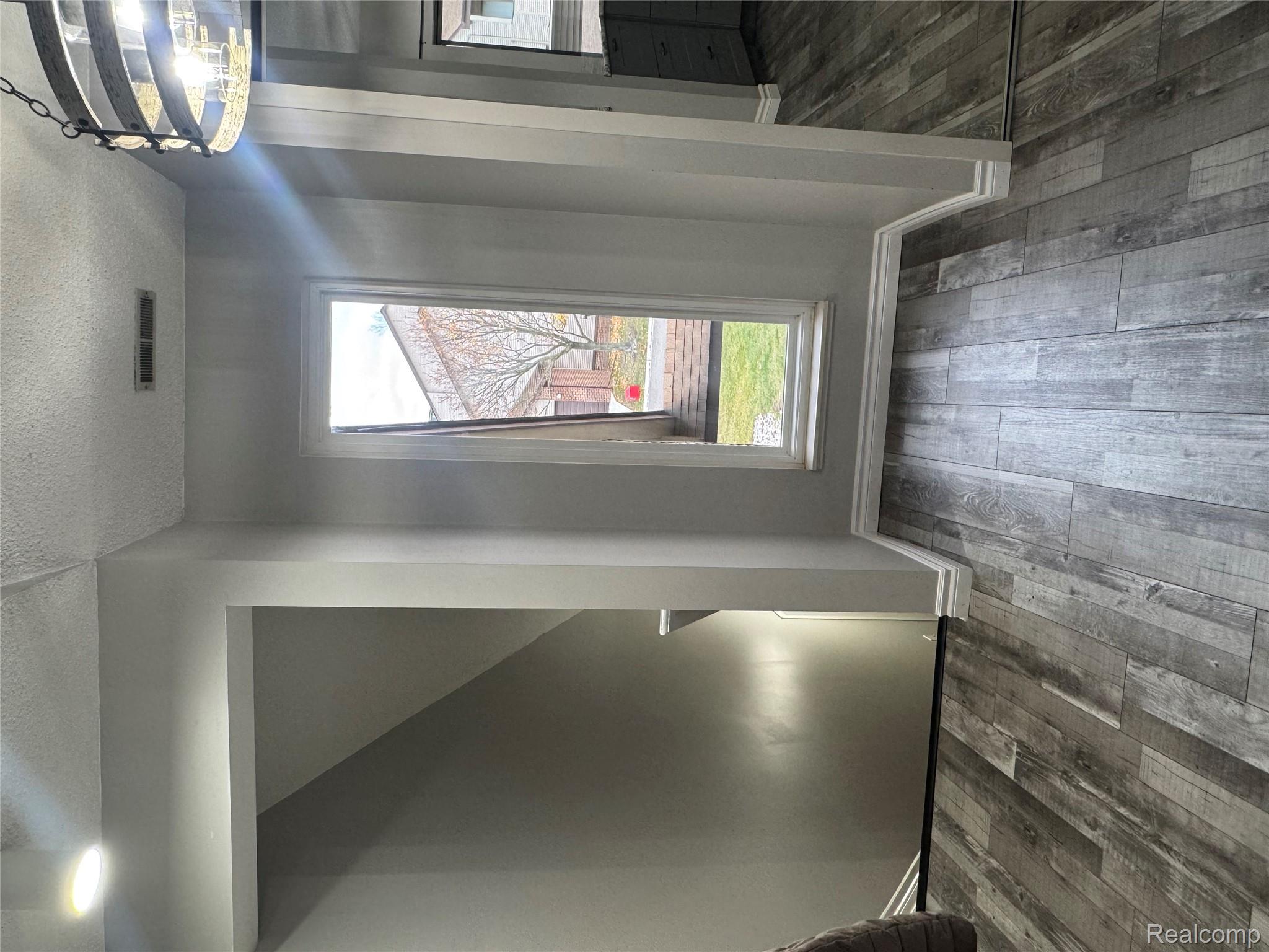 6619 Ridgefield Circle 205