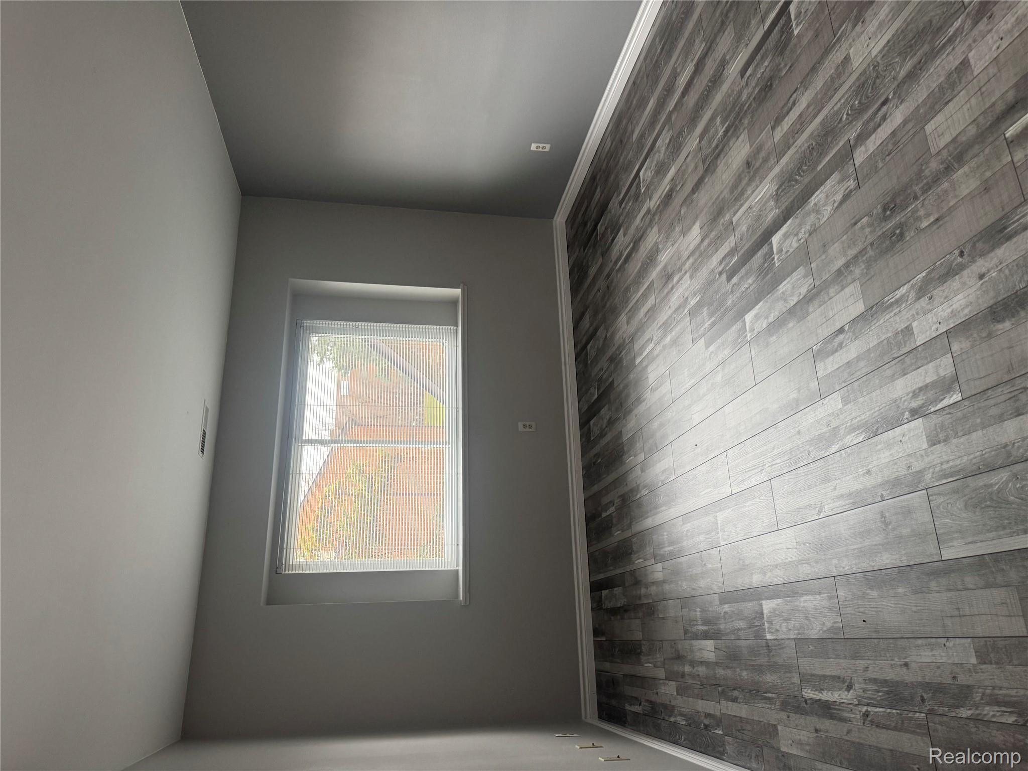 6619 Ridgefield Circle 205