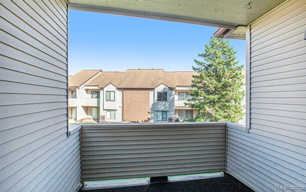 6619 Ridgefield Circle 205