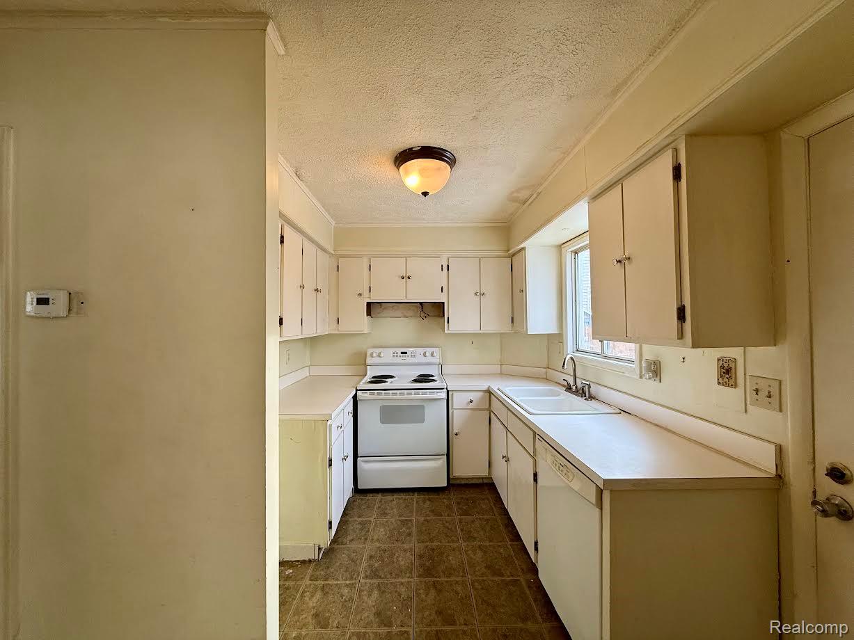 805 Estrada Drive