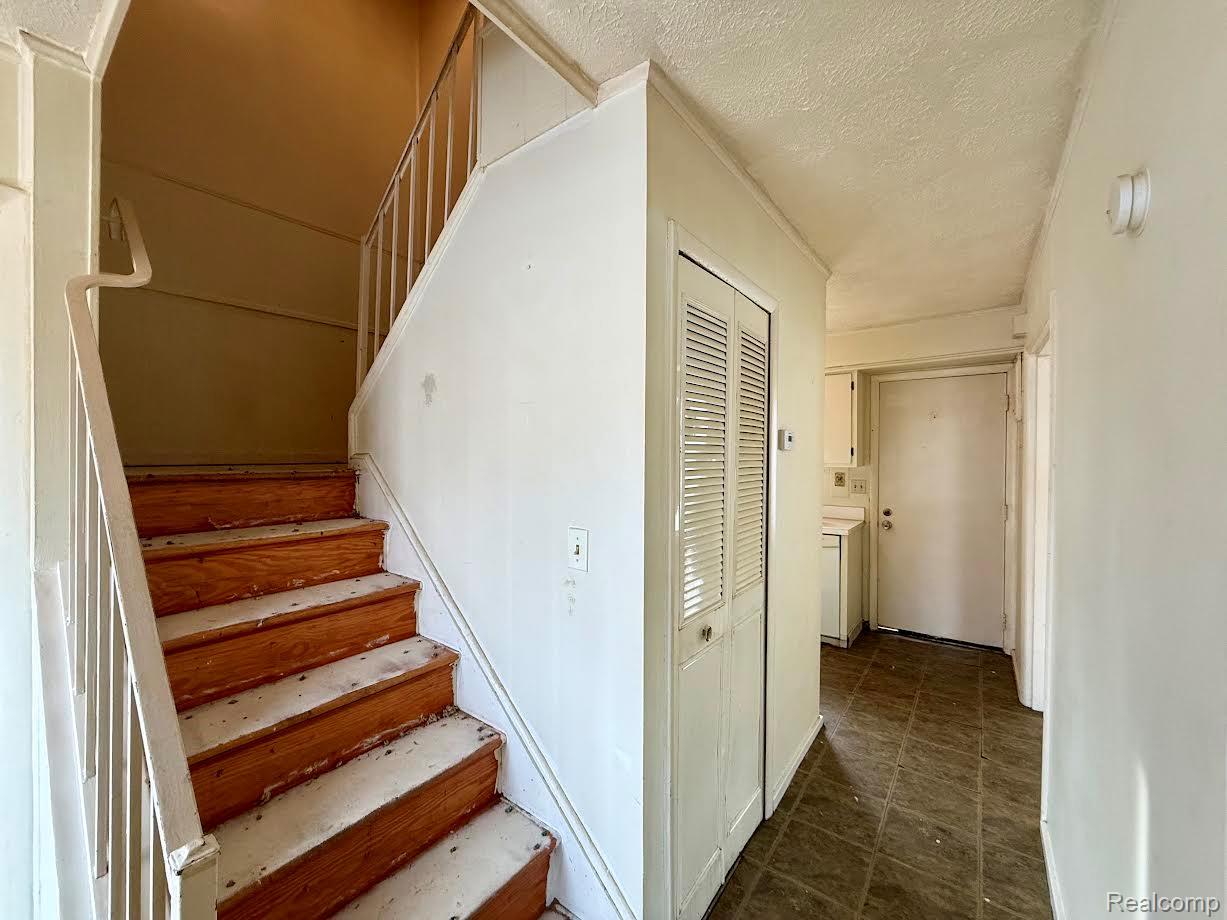 805 Estrada Drive
