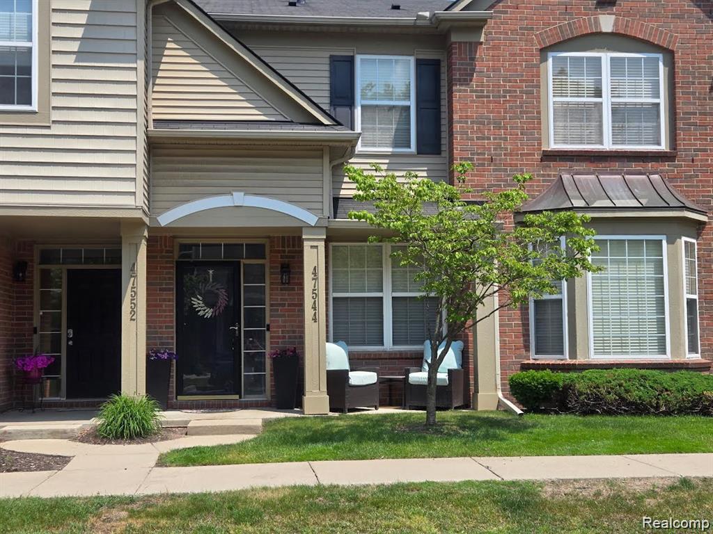 47544 Pembroke Drive