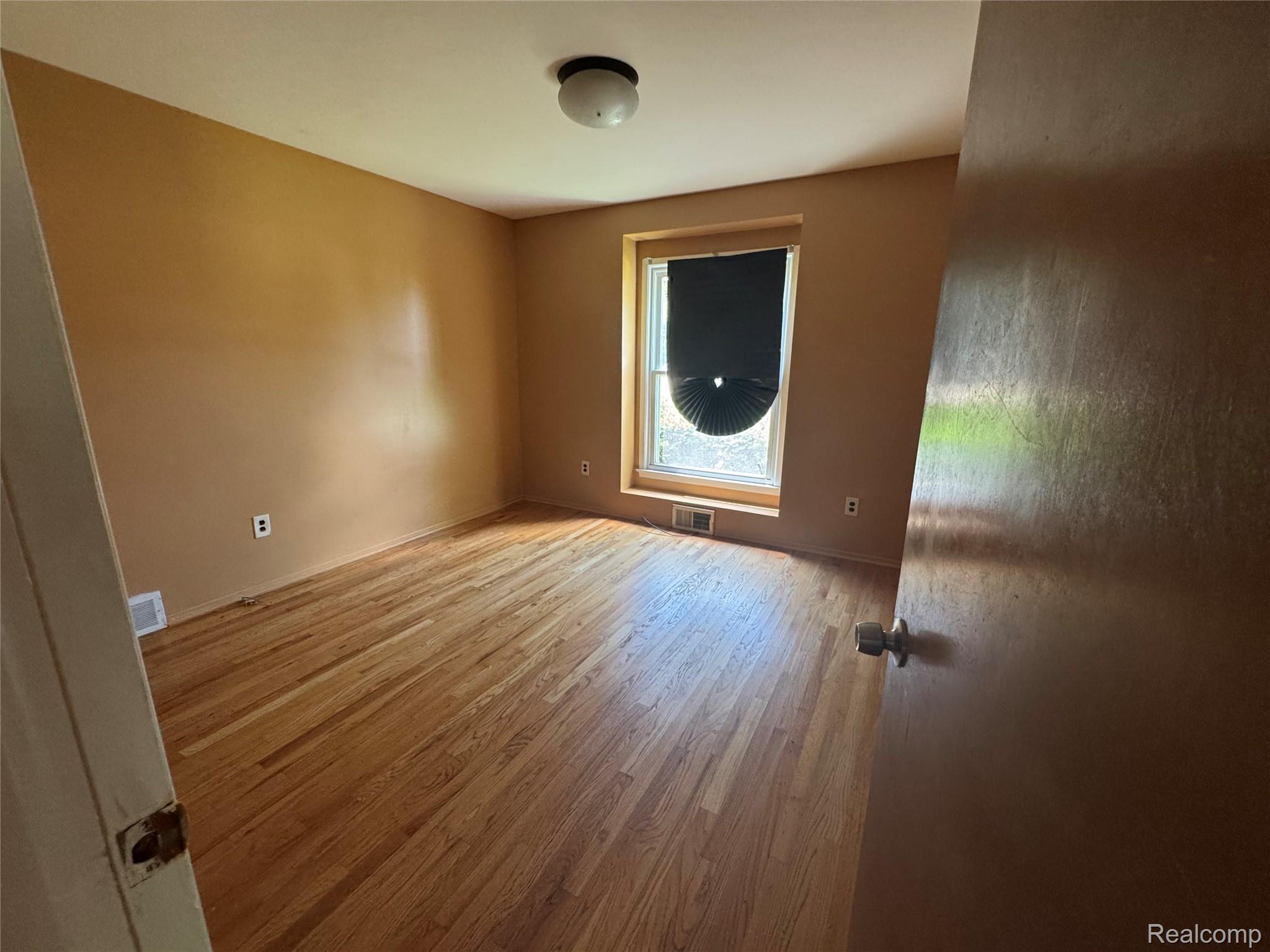 28330 Lahser Rd Road